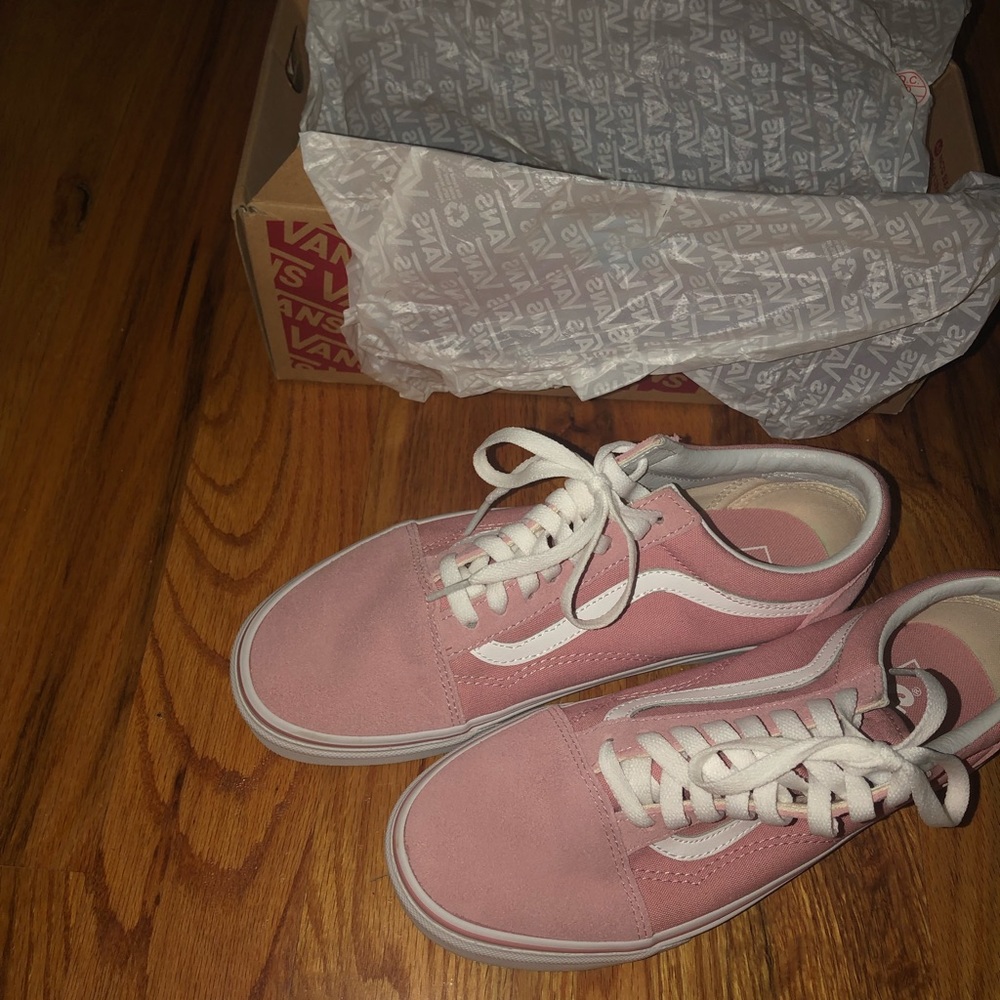 Vans - Picture 3 of 4